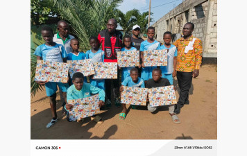 Correspondances : les enfants d’Anyama ont reçu leurs posters